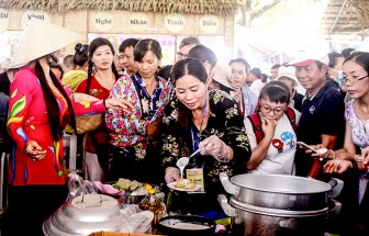 <span style="background-color:green;"><font color="white">Lễ hội Bánh dân gian Nam Bộ 2018</font></span><br>

Thu hút hàng chục ngàn du khách trong ngày đầu tiên