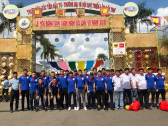 Cầu thủ XSKT Cần Thơ giao lưu tại Lễ hội Bánh dân gian Nam bộ 2018