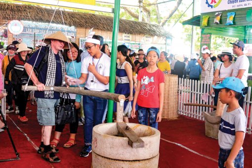 <span style="color:#FFFFFF;"><span style="background-color:#008000;">Lễ hội Bánh dân gian Nam bộ 2018</span></span><br>Kết nối văn hóa ẩm thực ĐBSCL