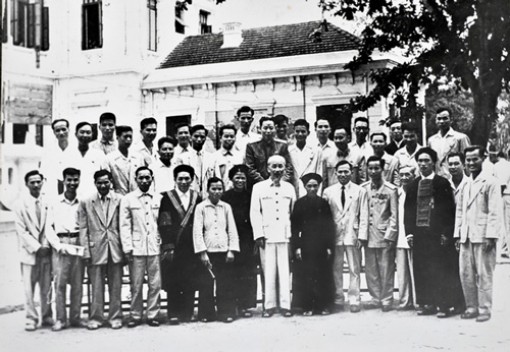 Vận dụng tư tưởng Hồ Chí Minh về bình đẳng giữa các dân tộc trong thực hiện chính sách dân tộc ở Việt Nam hiện nay