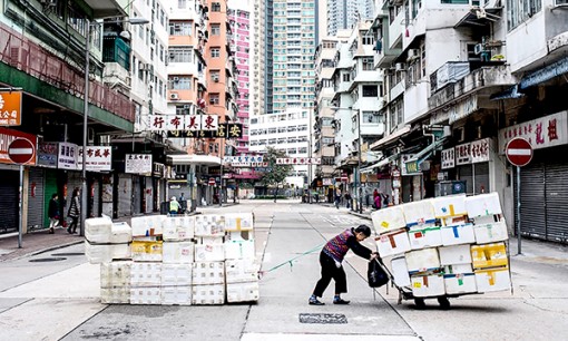 Những cụ bà “bìa carton” ở Hồng Công