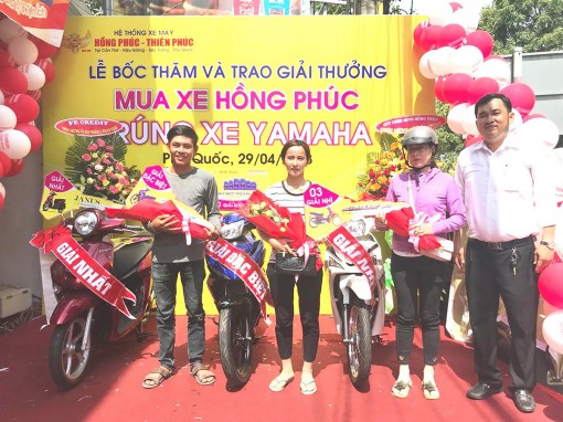 Trao thưởng chương trình “Mua xe Hồng Phúc trúng xe Yamaha” tại chi nhánh Phú Quốc