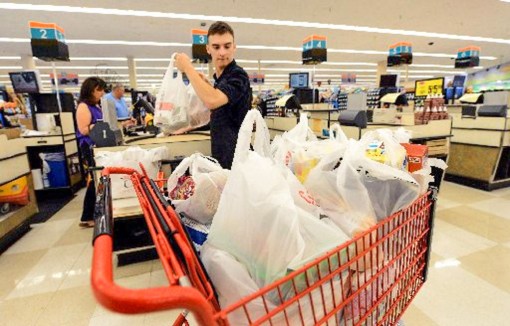 Khi siêu thị nói không với túi nhựa