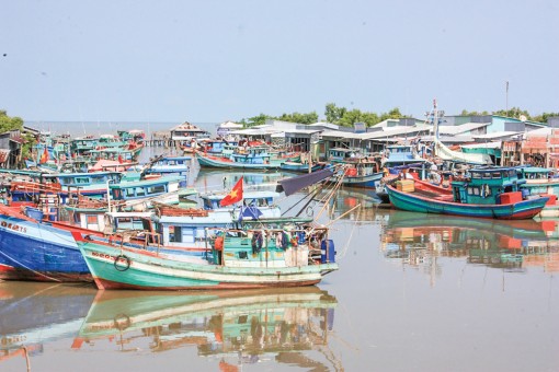 Phát triển kinh tế biển ở Lình Huỳnh