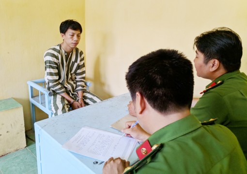 Vào công ty trộm laptop, xộ khám