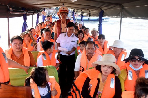 Tăng cường kiểm tra, chấn chỉnh hoạt động tàu du lịch ở bến Ninh Kiều