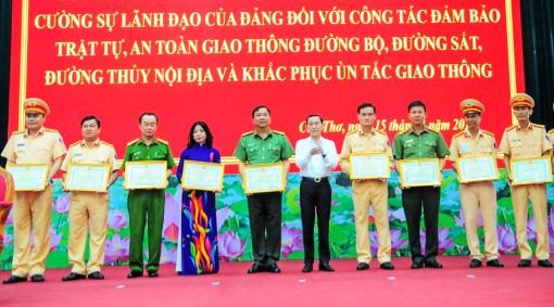 Phát huy vai trò cảnh sát giao thông