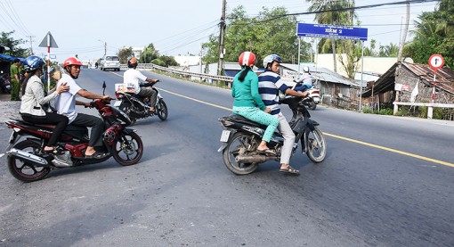 Sớm khắc phục các điểm bất cập

về giao thông trên tuyến quốc lộ