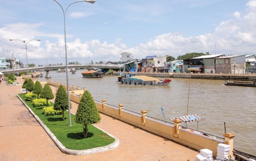 Nhận diện thách thức, xây dựng lộ trình ứng phó biến đổi khí hậu