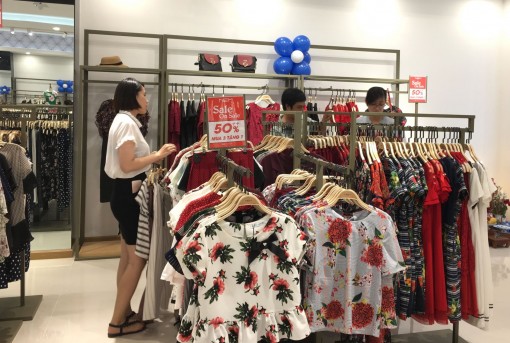 Chọn trang phục cho mùa hè