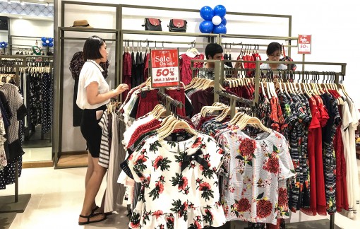 Chọn trang phục cho mùa hè