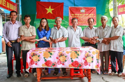 Đoàn kết xây dựng quê hương