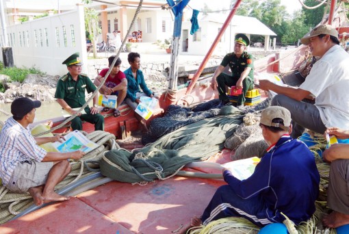 ស​កម្ម​ផ្សព្វ​ផ្សាយ​ច្បាប់​ដល់​នេ​សា​ទ​ករ