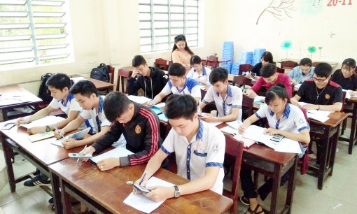 Giúp thí sinh vững tin “vượt vũ môn”