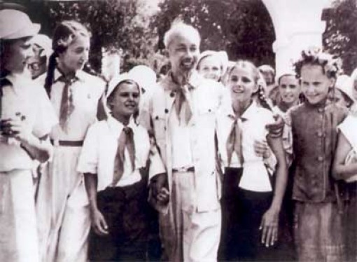 Hình tượng Bác Hồ trong thơ thế giới