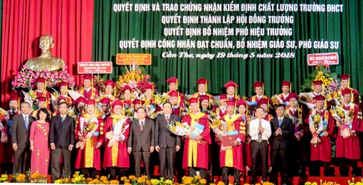 Trường Đại học Cần Thơ đạt chuẩn Kiểm định

chất lượng giáo dục