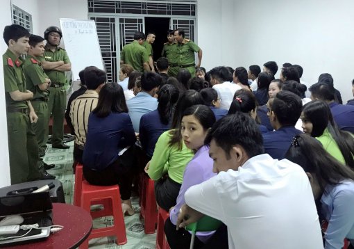 Đột kích cửa hàng nghi kinh doanh đa cấp