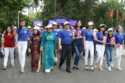 Mít tinh hưởng ứng

Ngày Thế giới không

thuốc lá và Tuần lễ Quốc gia không thuốc lá