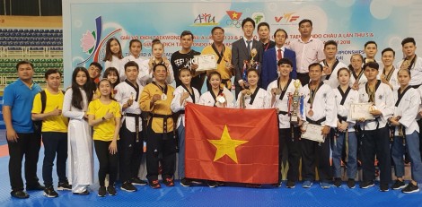 Võ sĩ Trần Tiến Khoa của Cần Thơ đoạt HCV tại Giải Vô địch Quyền Taekwondo châu Á lần thứ 5 năm 2018