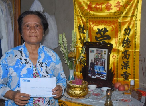 Giúp đỡ "hai cụ già neo đơn, vất vả mưu sinh"