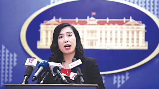 Kiên quyết phản đối

các hành động xâm phạm chủ quyền của Việt Nam

đối với hai quần đảo

Hoàng Sa và Trường Sa