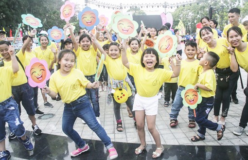 Chăm lo thiếu nhi

phát triển toàn diện