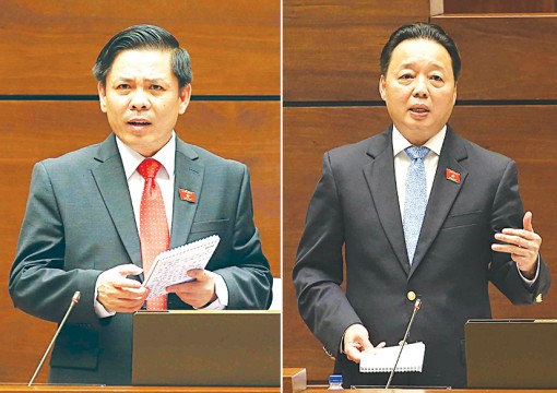 Bộ trưởng Bộ Giao thông vận tải và

Bộ Tài nguyên và Môi trường trả lời chất vấn