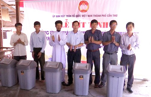 UBMTTQVN TP Cần Thơ mít tinh hưởng ứng ngày môi trường thế giới