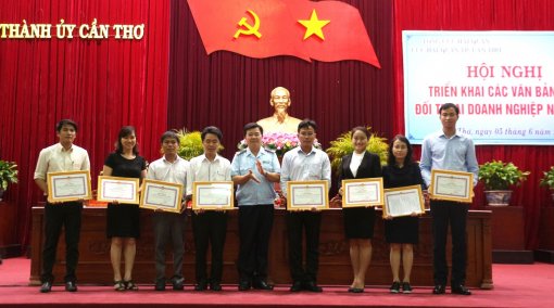 Phối hợp chặt chẽ với doanh nghiệp để “vướng tới đâu tháo gỡ tới đó”