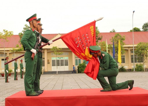 Trung đoàn bộ binh 932 tổ chức lễ tuyên thệ chiến sĩ mới