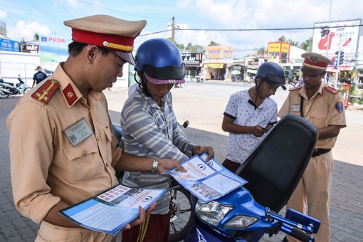 Nhiều giải pháp kiềm chế 

tai nạn giao thông