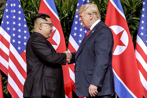 Những cái bắt tay làm thay đổi thế giới