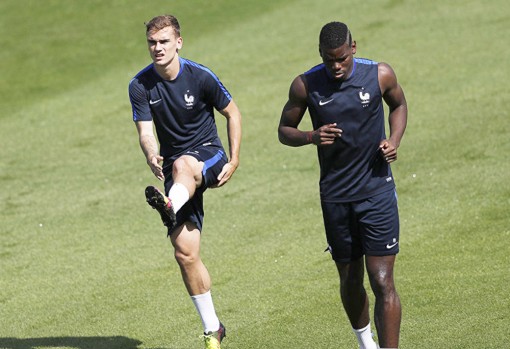 Tuyển Pháp và Argentina “ra quân”