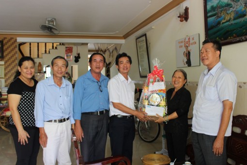 Báo Cần Thơ thăm hỏi cán bộ lão thành nhân Ngày Báo chí Cách mạng  Việt Nam