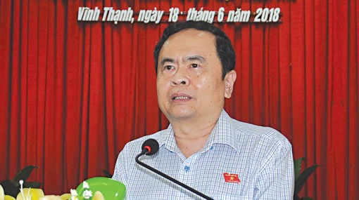 Lắng nghe và giải quyết kịp thời những ý kiến,

bức xúc của nhân dân