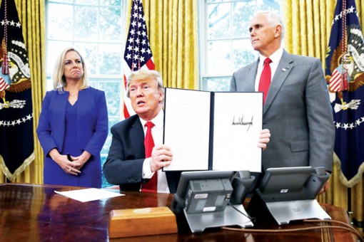 Ông Trump đảo ngược chính sách nhập cư