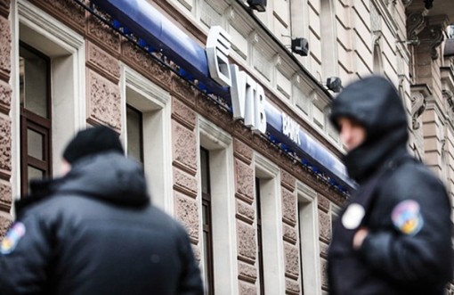 Ukraine tiếp tục

gây căng thẳng với Nga