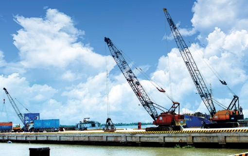 [Hậu Giang]

Tạo động lực thu hút đầu tư