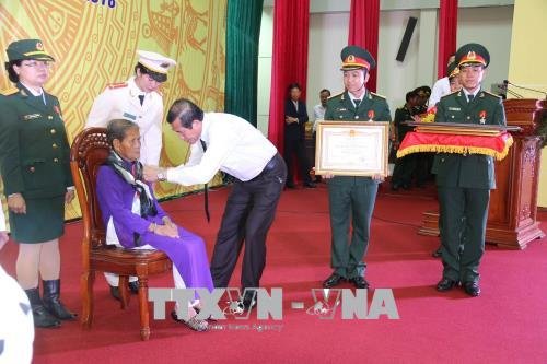 Tôn vinh 50 mẹ Việt Nam anh hùng