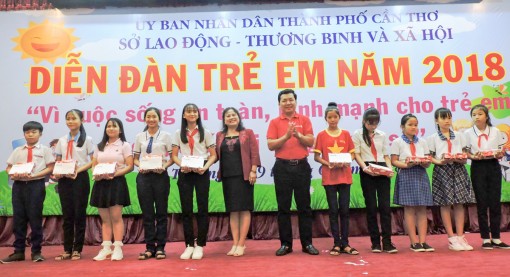 Xây dựng môi trường an toàn trong sử dụng công nghệ số cho trẻ em