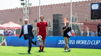 Tổng thống Putin

đá bóng giao lưu

tại Quảng trường Đỏ