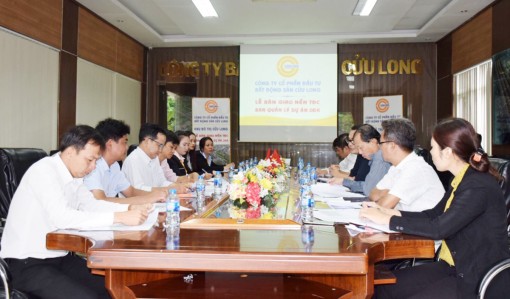 Bàn giao 50 nền tái định cư cho Ban Quản lý Dự án ODA