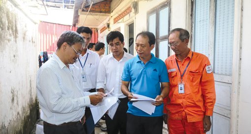 Sẽ phạt người cho thuê nhà

thu tiền điện cao hơn giá quy định