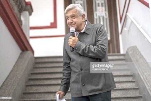 Tổng thống

đắc cử Mexico

tự giảm lương