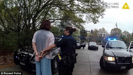 Cảnh sát bắt người bằng cách…tung đồng xu