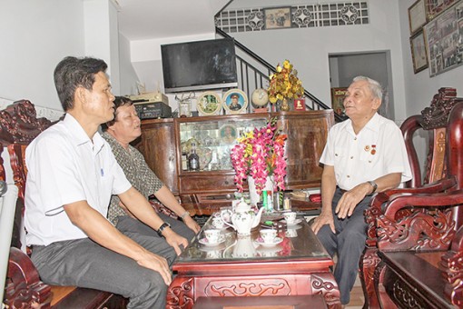 Cựu chiến binh thi đua gương mẫu