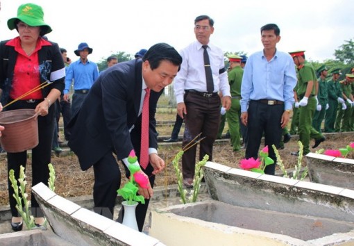 An táng hài cốt liệt sỹ quân tình nguyện hy sinh tại Campuchia