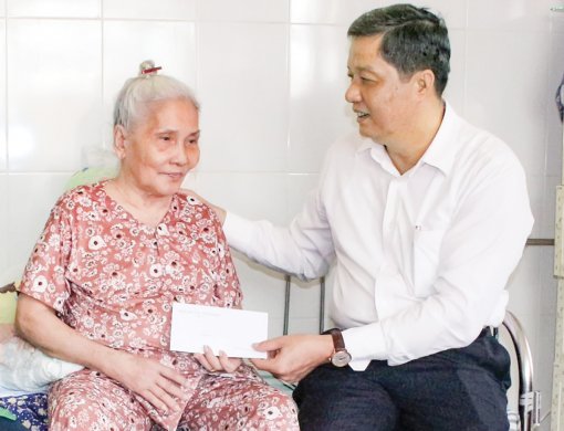 Nhiều hoạt động thăm hỏi, chăm lo cho gia đình chính sách