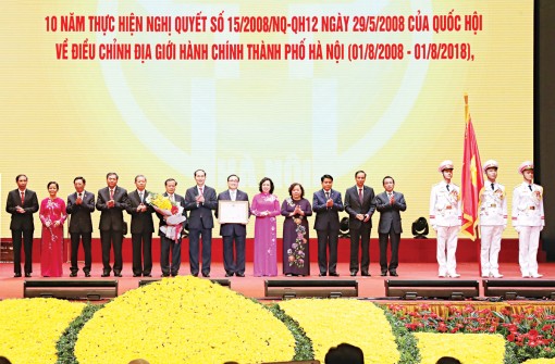 Lễ kỷ niệm 10 năm Hà Nội điều chỉnh địa giới hành chính
và đón nhận Huân chương Độc lập hạng Nhất