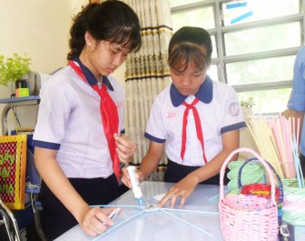 Biến giấy vụn thành quà tặng, đồ dùng trang trí